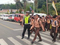 Hindari Kemacetan dan Kecelakaan di Siang Hari, Ini yang Dilakukan Personil Sat Lantas Polres Madina
