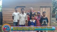 Bhabinkamtibmas Polres Madina, Brigadir Yusron Bantu Bedah Rumah Warga