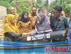 Ketua TP. PKK Kabupaten Asahan Serahkan Bantuan Korban Kebakaran