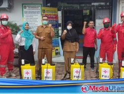 Gandeng PMI Asahan, Disnaker Asahan Lakukan Penyemprotan Desinfektan