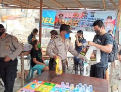 Sambut HUT Bhayangkara ke-74, Polsek Medan Baru Salurkan Bantuan pada Korban Kebakaran di Pasar Meranti
