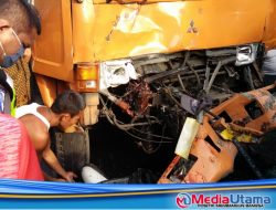 Berusaha Nyalib, Sepeda Motor Dihantam 2 Tronton di Jalinsum