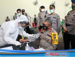Sambut HUT Bhayangkara ke 74, Kapolda Sumut Ikut Berpartisipasi Donorkan Darah Guna Bantu Sesama