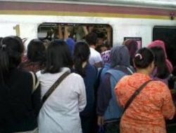 Enam Jam Beroperasi, Penumpang KRL Capai 150 Ribu Orang