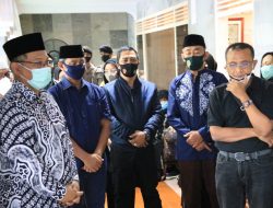 Sampaikan Rasa Duka, Akhyar Melayat Ibu dari Sekda Kota Medan