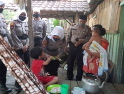 Pasca Aksi Unras Anarkis, Ini Yang Dilakukan Para Polwan Kepada Kaum Ibu dan Anak di Desa Mompang Julu