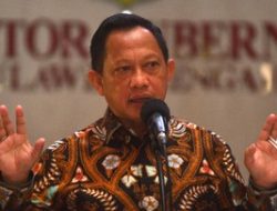 Tito Tegur Pasha Soal Gaya Rambut Pirang: Pejabat Harus Jadi Contoh