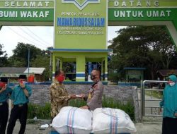 Cegah Covid-19, Polda Sumut Bagikan 2.000 Masker Untuk Santri Pesantren Mawaridussalam