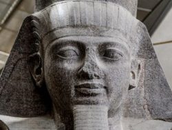 Misteri Hidung Patung Firaun Selalu Hilang Terkuak