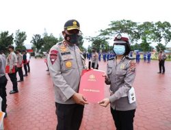 Kapolda Sumut Berikan Penghargaan kepada 28 Personilnya yang Berprestasi