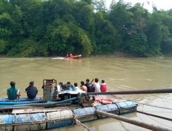 Melompat ke Sungai Silau, David Hanyut Terbawa Arus 