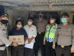 Jumat Barokah, Polsek Percut Sei Tuan Bagikan Sembako Kepada Warga
