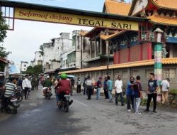 Jumat Bersih, Camat Kisaran Barat Pimpin Gotong Royong Massal