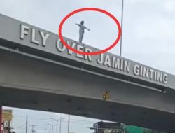 Aksi Percobaan Bunuh Diri Seorang Wanita di Fly Over Jamin Ginting Berhasil Digagalkan 
