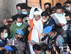 Habib Rizieq Shihab Resmi Ditahan Selama 20 Hari Kedepan, Ini Alasan Polisi