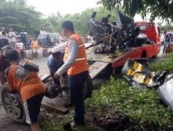 Kecelakaan Maut, KA Brantas Vs Mobil Patroli TNI-Polri di Sragen, 2 Tewas dan 1 Hilang