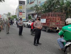 Personil Polsek Medan Baru Patroli Gabungan Antisipasi Kerumunan Masyarakat di 5 Lokasi