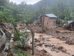 1 Desa Terisolasi Akibat Banjir-Tanah Longsor di Polman Sulbar