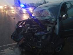 TABRAKAN BERUNTUN DI TOL ANCOL BARAT, 6 MOBIL RINGSEK