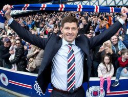 STEVEN GERRARD TERTARIK GABUNG KE NEWCASTLE UNITED