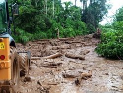 BANJIR DAN LONGSOR MELANDA SEJUMLAH WILAYAH DI PASAMAN BARAT SUMBAR
