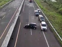 PENGEMUDI HONDA BRIO TEWAS KECELAKAAN TUNGGAL DI TOL PALEMBANG