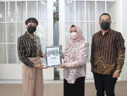 NAWAL LUBIS MINTA PENDIDIKAN BUDI PEKERTI DITANAMKAN PADA ANAK