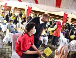 DALAM RANGKA MEMPERINGATI HARI KANKER ANAK INTERNASIONAL EDY RAHMAYADI DAN NAWAL LUBIS KEMBALI BERMAIN DAN BERGEMBIRA BERSAMA ANAK ANAK PENDERITA KANKER