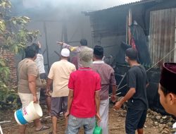 RUMAH SEMI PERMANEN TERBAKAR