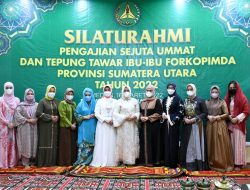 PENGAJIAN SEJUTA UMAT NAWAL TEPUNG TAWARI ISTRI KEJATI SUMUT DAN PANGDAM I/BB