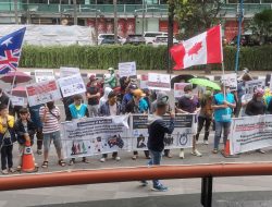 Dua Kelompok Massa Imigran Asal Somalia dan Afganistan di Medan Berunjuk Rasa ke UNHCR