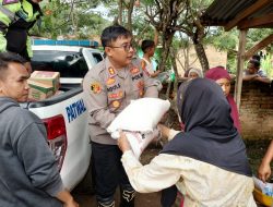 Polresta Deli Serdang Bantu Sembako dan Evakuasi Warga Korban Banjir