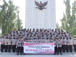 HUT ke-74, Polwan Polrestabes Medan Ziarah ke Taman Makam Pahlawan