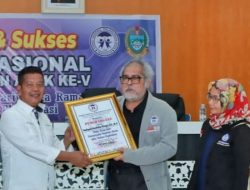Bupati Simalungun Terima Penghargaan dari Komnas PA