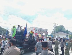 Sampaikan Berbagai Tuntutan, Ratusan Buruh Berunjuk Rasa di Kantor Bupati Sergai