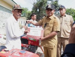 Bupati Serahkan Bantuan Traktor Roda Dua Kepada 10 Gapoktan di Sergai