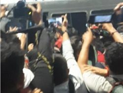 Apin BK Tiba di Kualanamu dengan Pengawalan Ketat Polisi