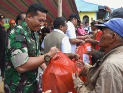 Danrem 023/KS Beri Bantuan Kepada Warga Korban Gempa Taput