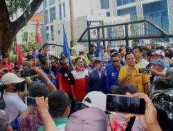 Ratusan Buruh Unjuk Rasa ke DPRD Sumut, Tuntut UMP Dinaikkan 15 Persen