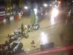 Ruas Jalan Kawasan Pulo Brayan Medan Tergenang Banjir