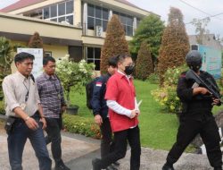 Polda Sumut Serahkan Bos Judi Online Apin BK ke Kejaksaan