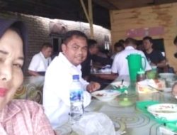 Usai Salurkan Bantuan, Bupati Ajak Warga Makan Siang Bersama