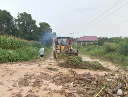 Jalan Nasional Jurusan Medan-Kuta Cane, Karo Tertimbun Lumpur