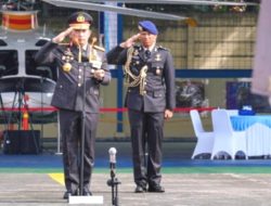 Kapolri Pimpin Upacara Pelepasan Personel Korban Heli P-1103