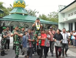 Kasdam I/BB Dibopong Para Abang Becak Masuki  Markas Tentara di Sibolga