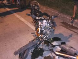 Mobil BMW Laga Kambing dengan Sepedamotor, Dua Tewas