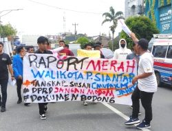 Aksi di Kantor Kejari, Mahasiswa dan Pemuda Soroti Kinerja Wali Kota Pematangsiantar