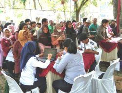 Masyarakat yang ikut Mudik Gratis, Antrian Ambil Tiket