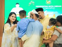 Masyarakat Kota Medan Hadiri Open House Idul Fitri di Kediaman Bobby Nasution