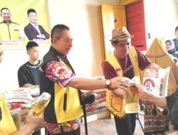 Sambut Waisak, Anggota DPRD Medan dan Rotary Club Bagikan Sembako